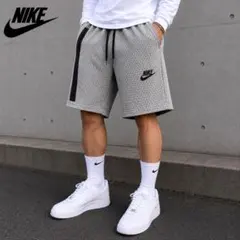 未使用級　赤タグ NIKE テックフリース M 総柄 ハーフパンツ グレー 美品のサムネイル