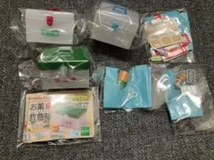 カプセルトイ 救急箱　３種