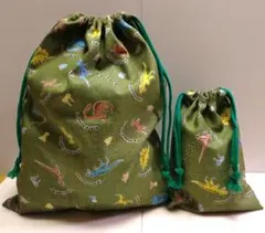 【おまとめ可】巾着袋　恐竜がら　　　　 着替え袋 大・コップ袋セット