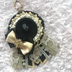 【セール中】痛ロゼット 缶バッジロゼット ロングテール 黒×ベージュ