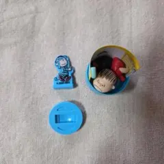 チョコエッグ　PEANUTS　ライナス2種