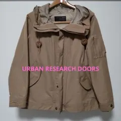 URBAN RESEARCH DOORS ベージュ フード付きマウンテンパーカー