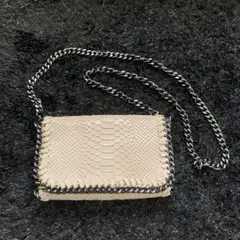 ショルダーバッグ　チェーンバッグ　イタリア　個性的　本革　レザー