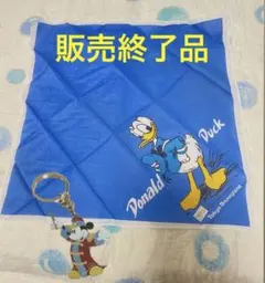 【新品未使用】2点セット　ハンカチ　キーホルダー　ディズニー　ドナルド　ミッキー