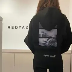 【美品】REDYAZEL/レディアゼル バックモノトーンフォトフーディー