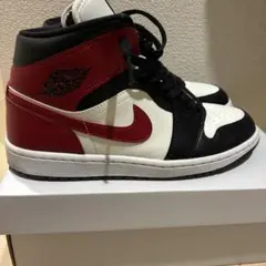 Nike Air Jordan 1 黒/白/赤 ミッドカット