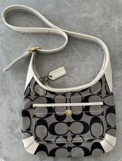 ★COACH ショルダーバッグ シグネチャー 白/黒　肩掛け可能
