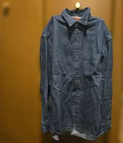 ユニクロ オーバーサイズ ダークデニム 長袖シャツ