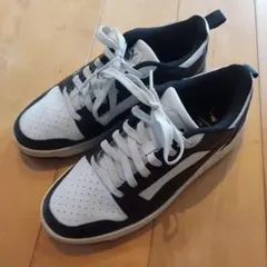 PUMA プーマ スニーカー ブラック×ホワイト