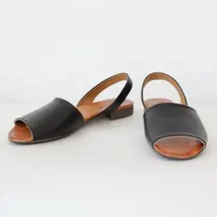 MARKO' 本革 フラットサンダル ブラック
