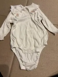 ホワイトロンパース フリル襟 ケーキ刺繍　80