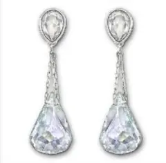 スワロフスキー　ピアス