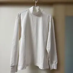 ユニクロ 長袖 タートルネック ホワイト
