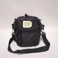 FREDRIK PACKERS ×Salle de bal アクティブショルダー