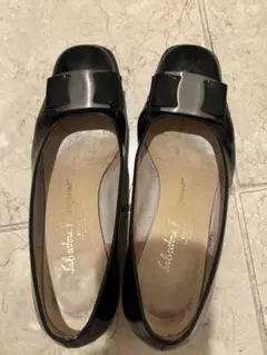 Ferragamoヴァラリボンパンプス(黒)23.5～24cm相当