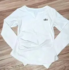 Alo Yoga 半袖Tシャツ シルバーロゴ シンプルデザイン ブラック S新品