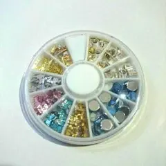 ケース付ネイルパーツ 全部で約220個