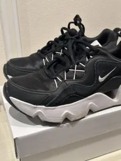 WMNS NIKE RYZ365 Ⅱ 23.5cm 厚底スニーカー