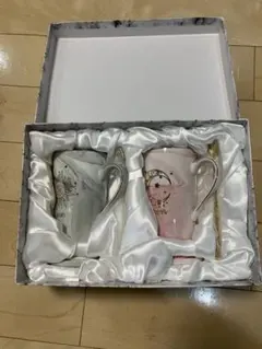 Livole 太陽と月 ピンク/グレー マグカップセット