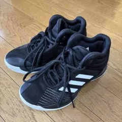 adidas バスケットボールシューズ ブラック 22.5cm - メルカリ