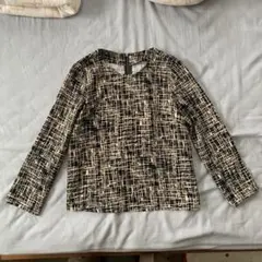 美品！紺や黒スーツやカーディガンに合わせやすい濃紺の長袖トップス（自宅洗濯可）