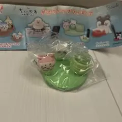 映画ちいかわ 人魚の島のひみつ デスクトップフィギュア　モモンガ＆古本屋