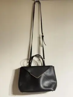 良品 FURLA★ブラックショルダーバッグ ゴールド金具付き