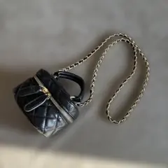 RANDA好きにも　ブラックキルティングショルダーバッグ