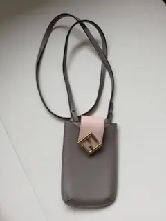 【新品未使用】FENDI フェンディ FFモチーフ スマートフォンポーチのサムネイル