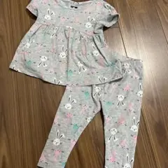 ウサギプリントのトップスとレギンスセット