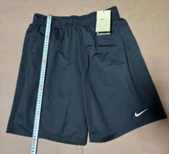 新品タグ付 定価4840円 Nike ブラック ショートパンツ Mサイズ