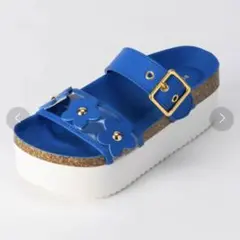 ブルーレーベルクレストブリッジ　フラワーサンダル