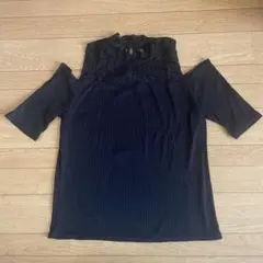 美品 INGNI 肩開き ブラック Tシャツ