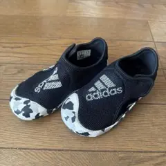 adidas キッズ サンダル ブラック/カモフラージュ