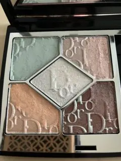Dior ショウサンククルール　645 ミントバブルガムアイシャドウパレット