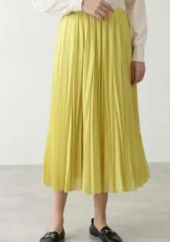 【美品】HUMAN WOMAN スパンローンスカート 　イエロー　Sサイズのサムネイル