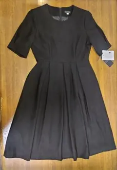 黒の半袖フレアワンピース 　フォーマルワンピース新品タグ付き 11ARサイズ　L