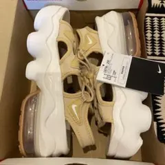 【新品未使用】ナイキ エア マックス ココ　24センチ