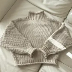 Lサイズ タートルネック　ニット アイボリー　オーバーサイズ