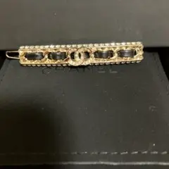 CHANEL ロゴ入りヘアピンバレッタ ゴールド/ブラック