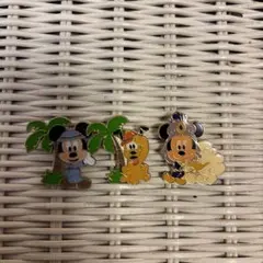 ディズニー ピンバッジ ３個セット
