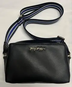 Tommy Hilfiger ブラック ショルダーバッグ
