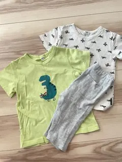r*2様 恐竜プリント他Tシャツ2枚とライトグレーレギンスセット