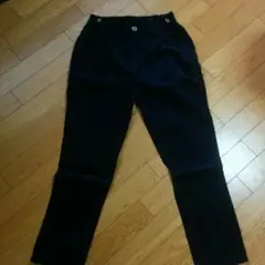 紺いろのコーデュロイパンツ