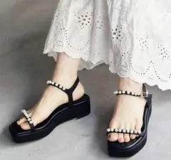 【LE TALON】新品 4cmパールプラットサンダル ブラックのサムネイル