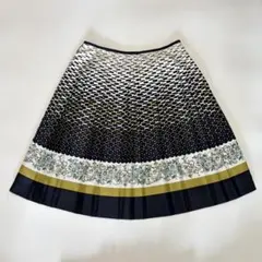 組曲KUMIKYOKU プリーツスカート ネイビー ホワイト 2号　花柄　フレア