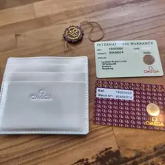 オメガ　カード入れ　白