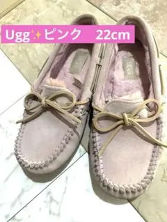 UGG ピンク モカシン リボン付き