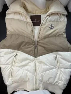 MONCLER ダウンベスト ベージュ系 サイズ1のサムネイル