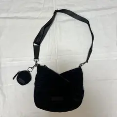 美品 MEDOC キルティング クロスデザインマルチバッグ 黒 ポーチ付 テックのサムネイル